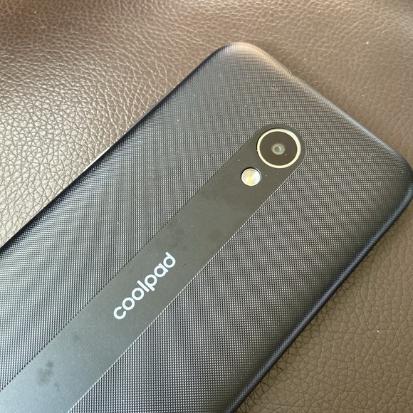 Phone - Picture 10 of 16